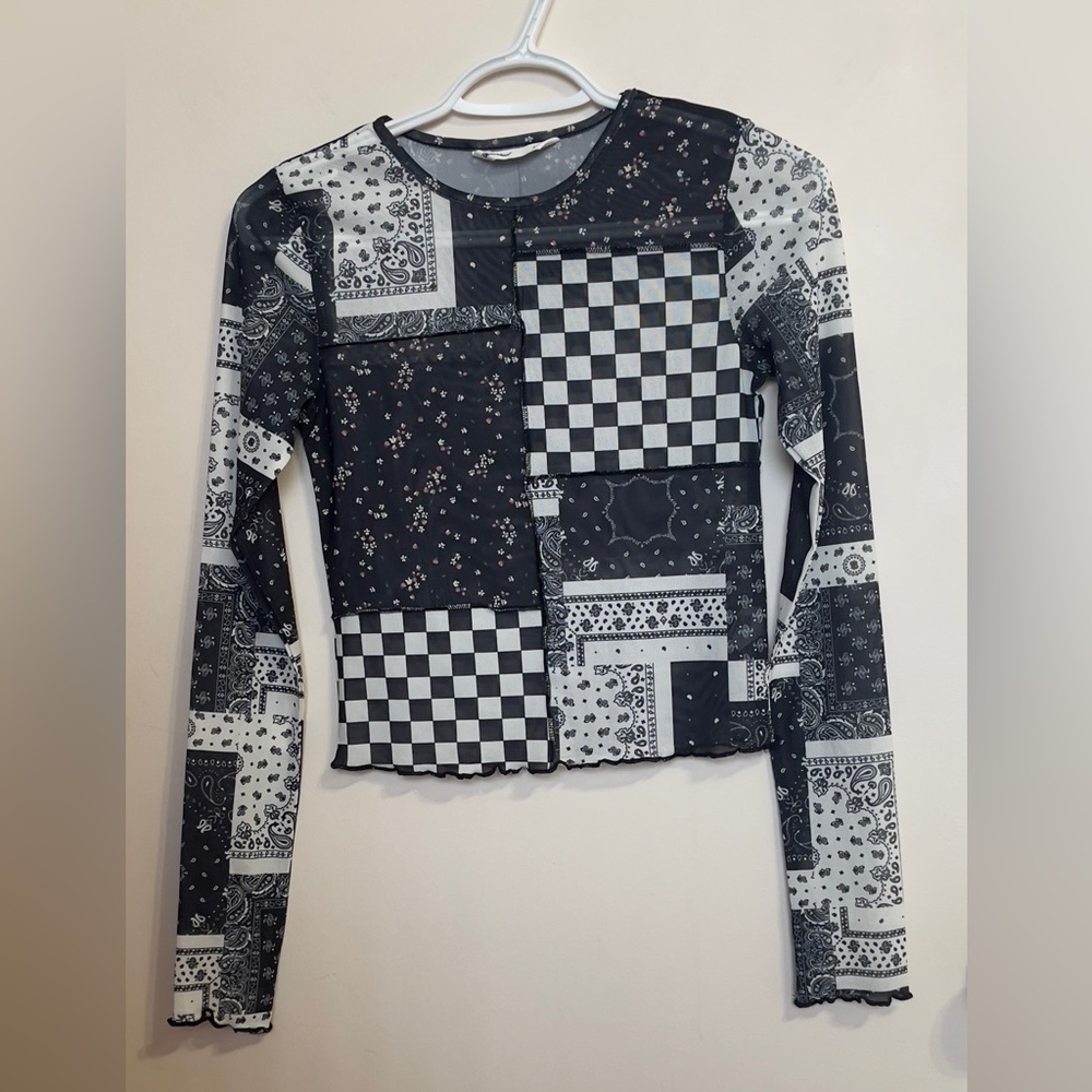 Bluenotes Black and White Fitted Crop Blouse